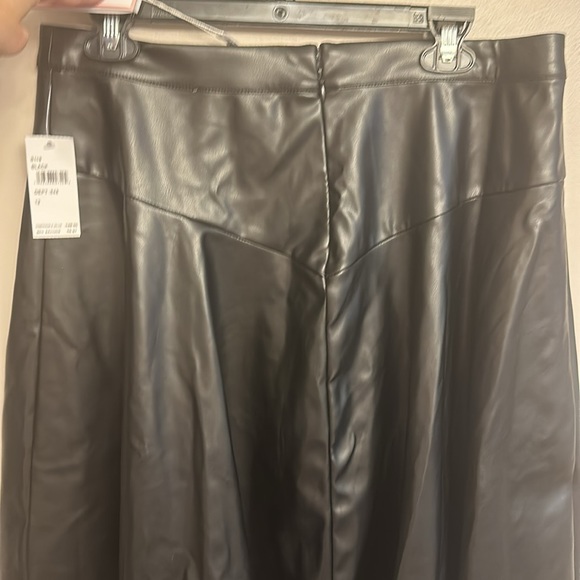 Alexia Admore Faux Leather Skater Skirt size 12 NWT - Picture 3 of 4